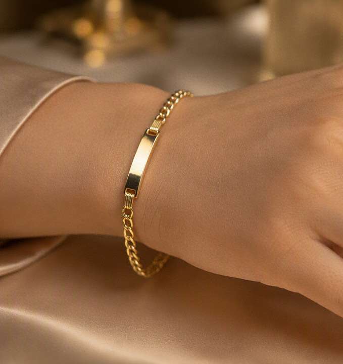 Figaro Chain Mini Bracelet