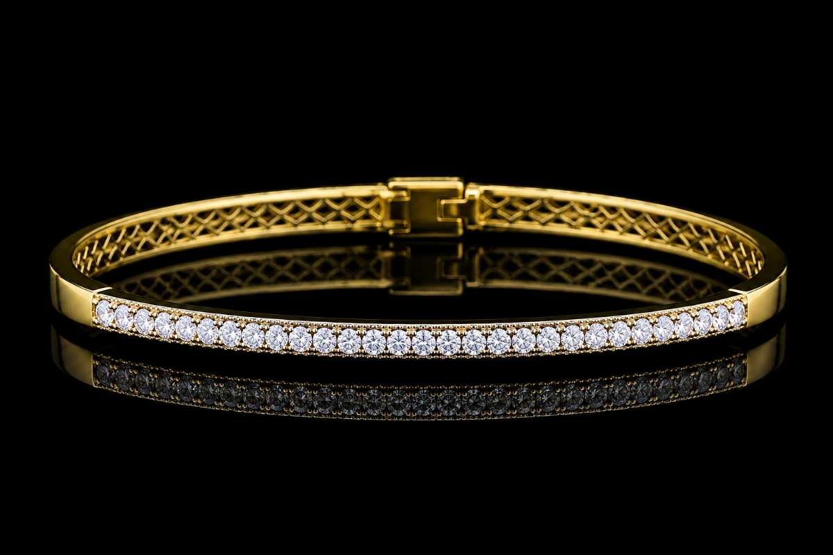 Bangle in Gold Color - Image Main